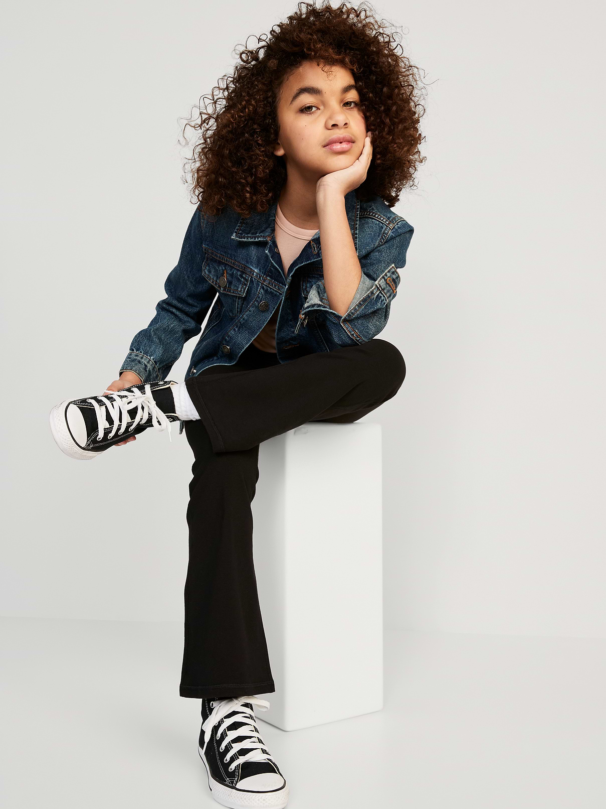 L'image numéro 3 présente Legging PowerChill jambe évasée à taille haute croisée pour Fille