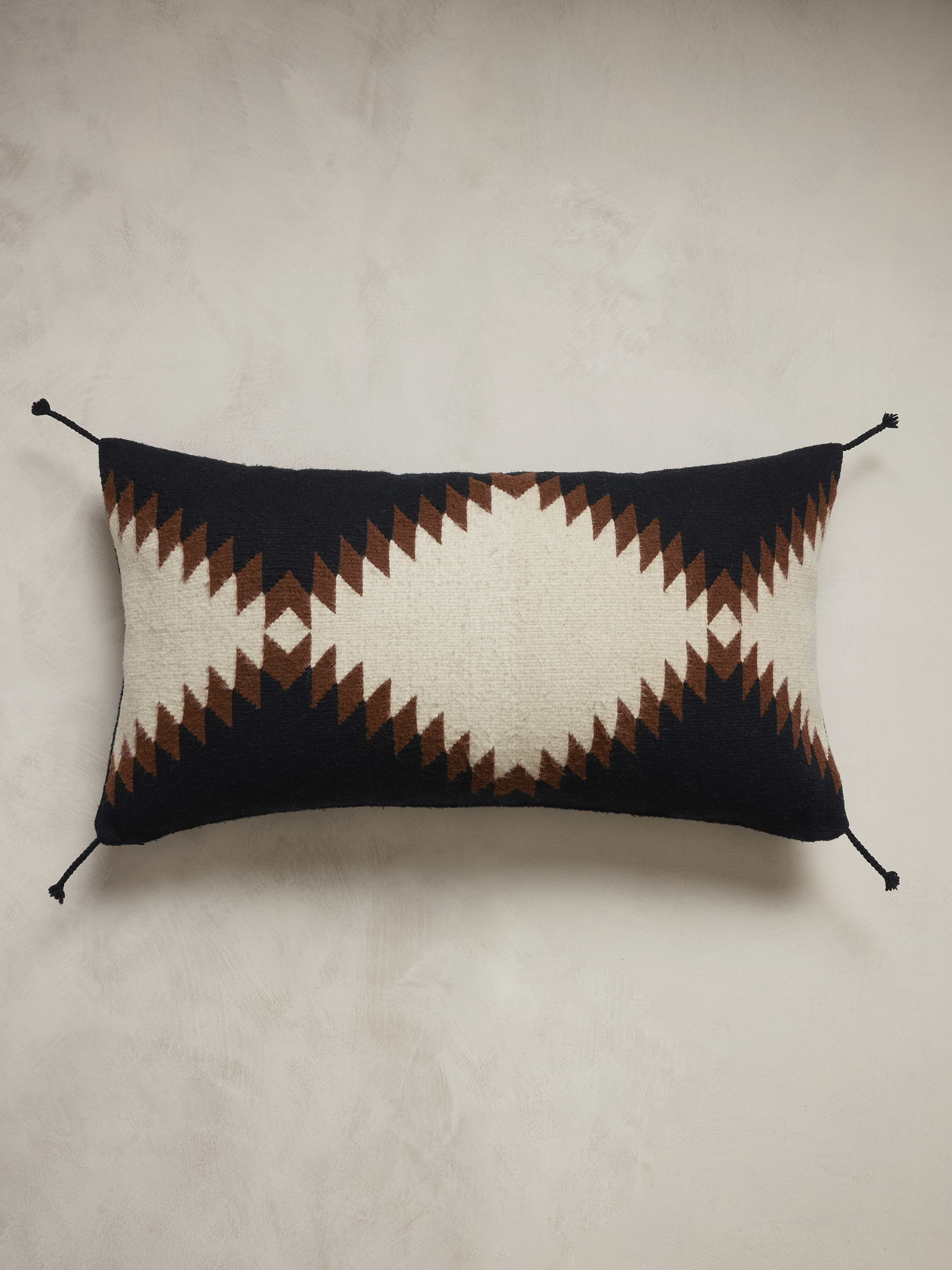 Image number 1 showing, Sierra Pillow | Coutume