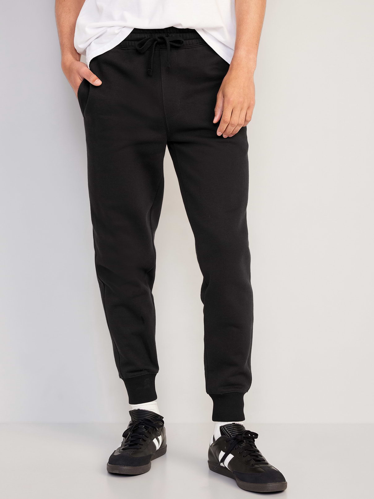 L'image numéro 1 présente Pantalon de jogging effilé en coton ouaté