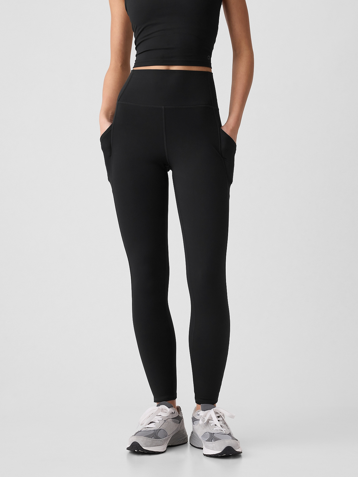 GapFit Sky High Studio Pocket Leggings | Gap Factory