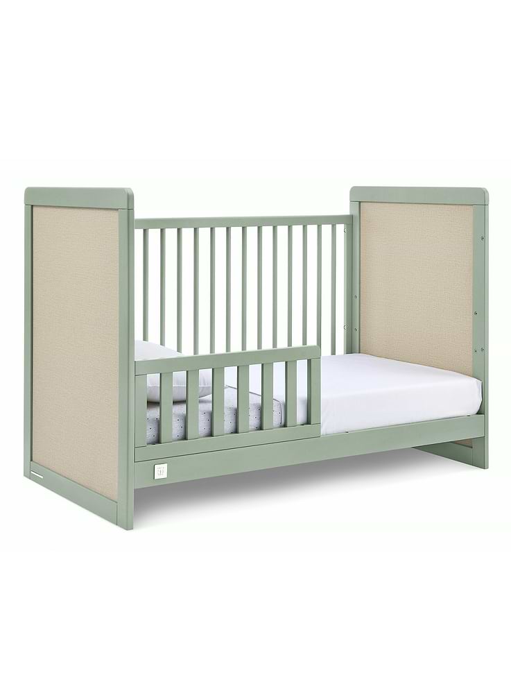 Image number 4 showing, babyGap Liam 4 in 1 Convertible Crib