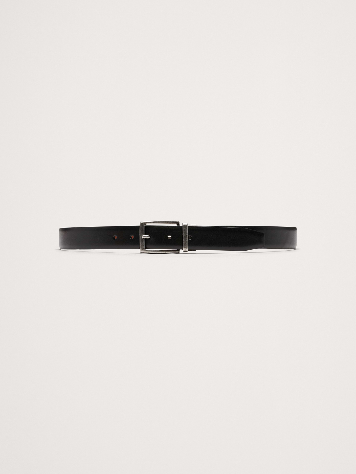 L'image numéro 1 présente Ceinture habillée en cuir réversible