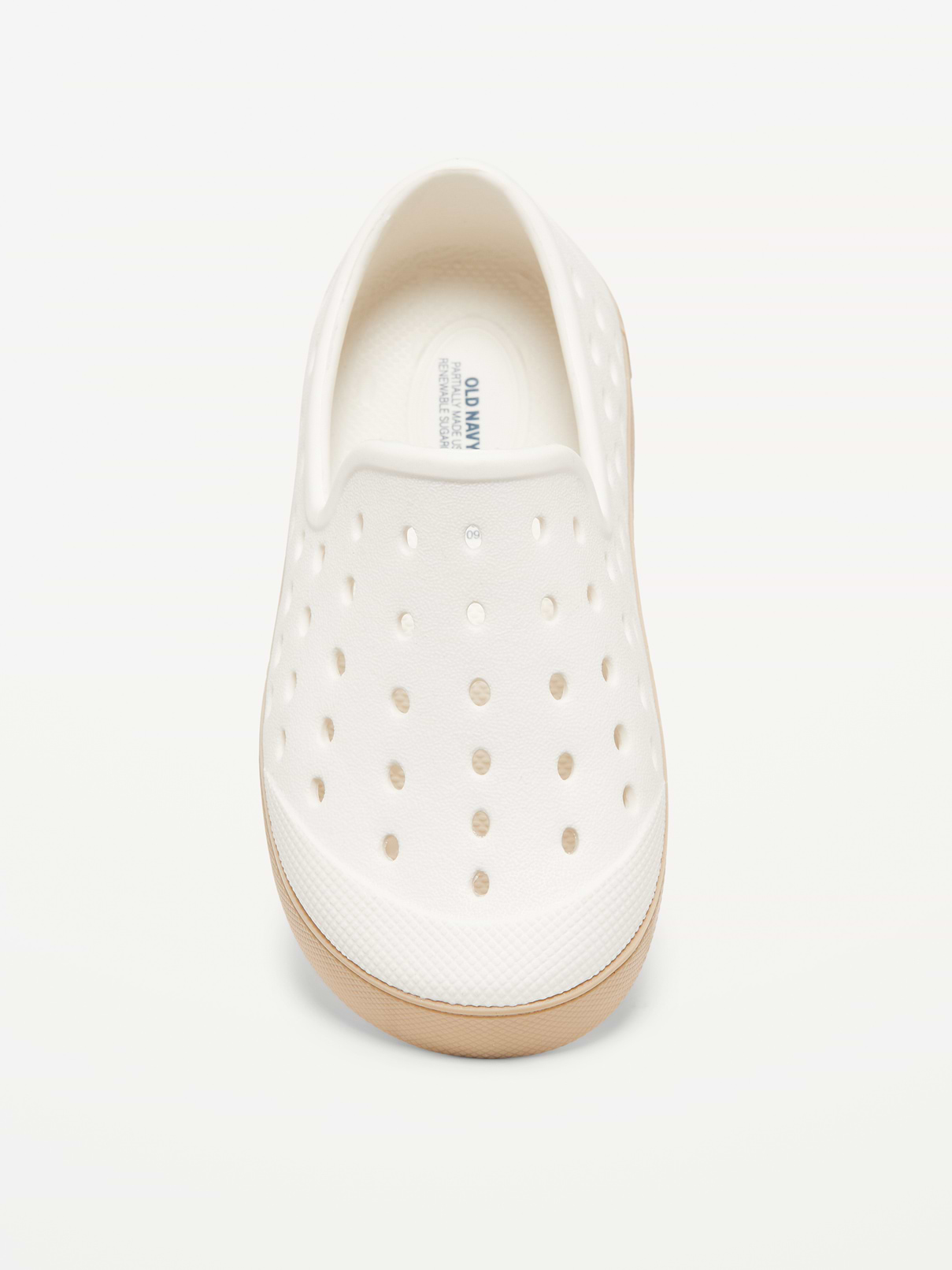 L'image numéro 2 présente Chaussures perforées à enfiler pour tout-petit garçon (faites en partie de matières végétales)
