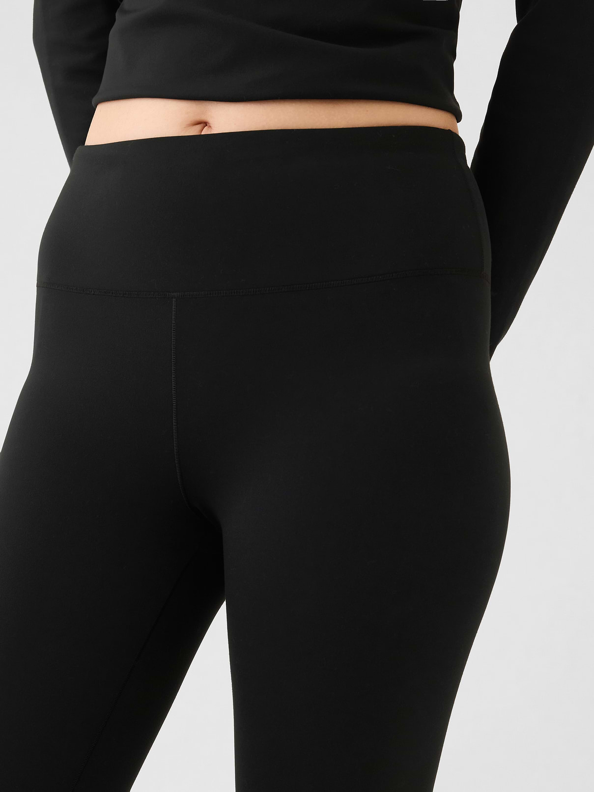 L'image numéro 5 présente Legging doux à taille haute GapFit