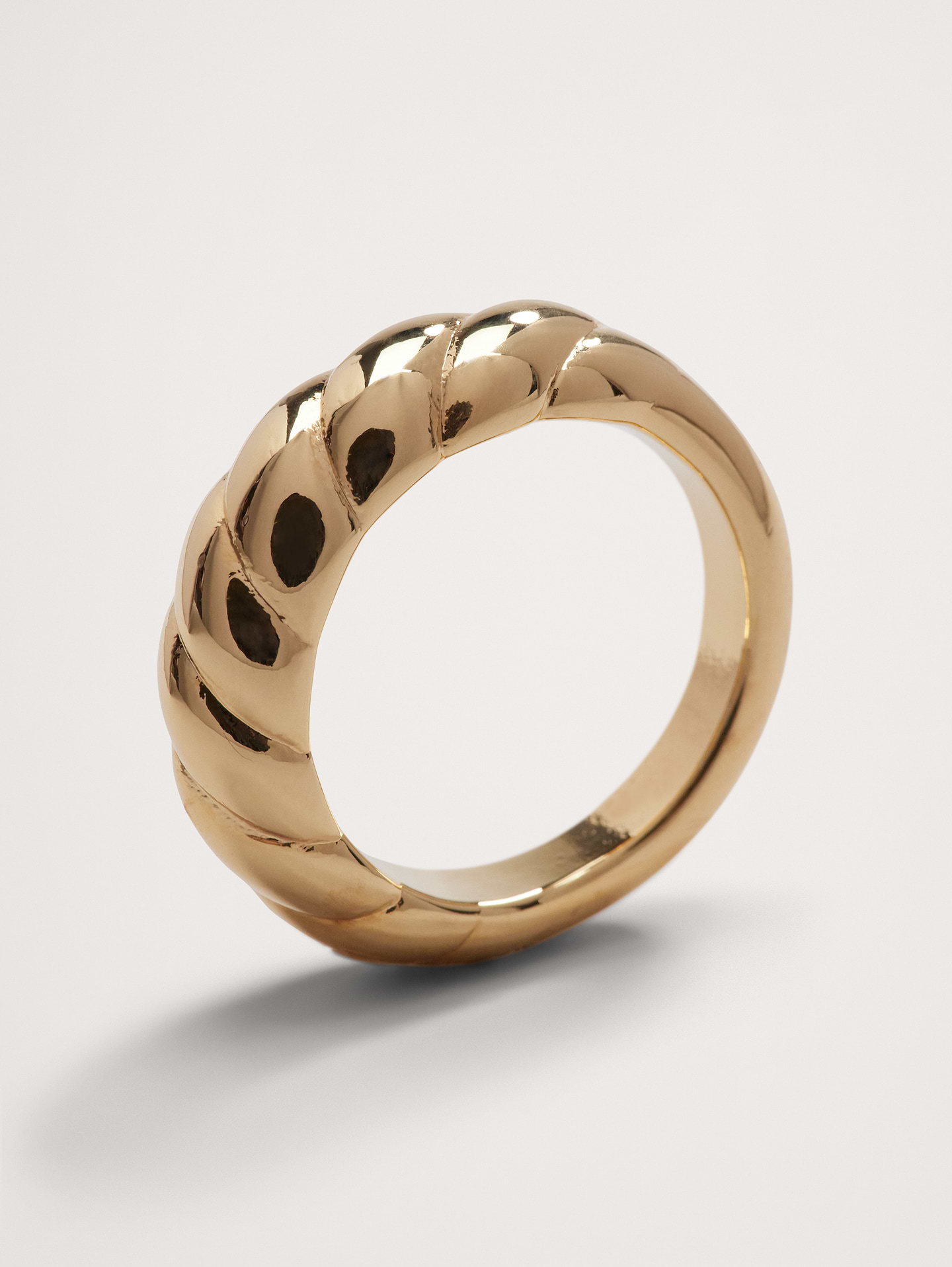 Image number 3 showing, Ravena Scallop Ring by Aureus + Argent