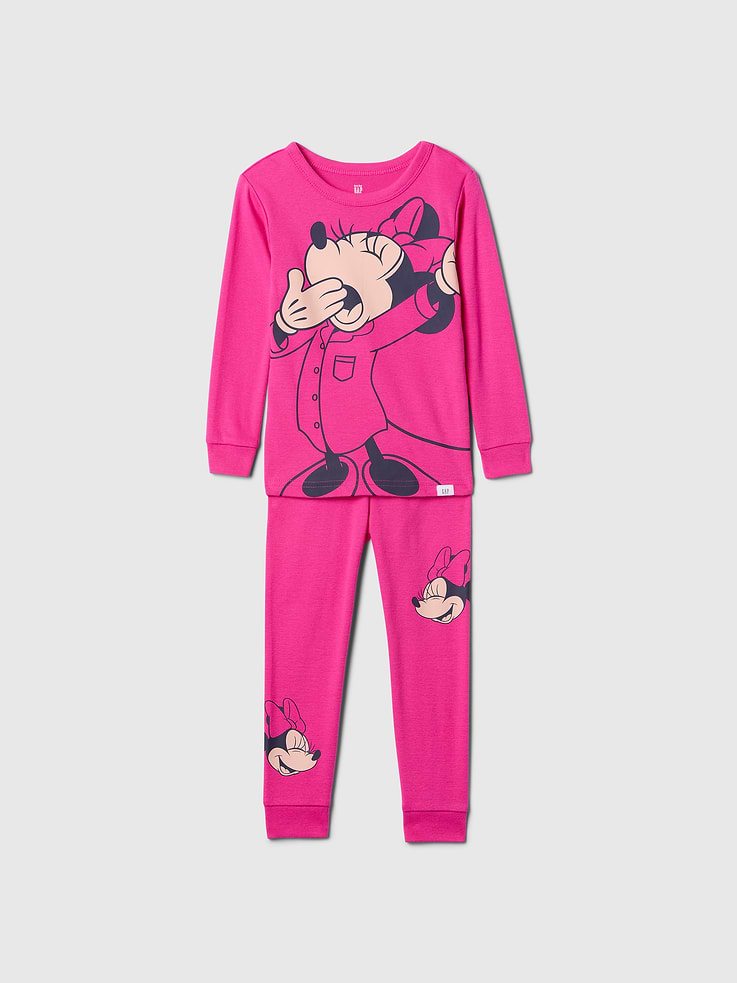 Image 1 de 3, Nos pyjamas les plus confortables, plus doux que jamais. Coton brossé douillet à l’intérieur. Avec leurs imprimés et leurs couleurs coup de cœur à l’extérieur., Coton doux et intérieur brossé douillet., Ras du cou., Manches longues., Pantalon à taille élastique., Imprimés de Disney assortis., Fait à 100 % de coton biologique cultivé sans pesticides ni engrais synthétiques., Ce produit a été fabriqué dans une usine qui investit dans l’égalité des genres et l’autonomisation des femmes. Grâce à l’initiative RISE, visant à réinventer l’industrie pour soutenir l’égalité, et au programme P.A.C.E. d’avancement et de gestion de carrière de Gap Inc., nous aidons les gens qui fabriquent nos vêtements à acquérir les compétences, les connaissances, la confiance en soi et la résilience nécessaires pour progresser dans leur vie professionnelle et personnelle. Renseignez-vous ici ., Produit #623922