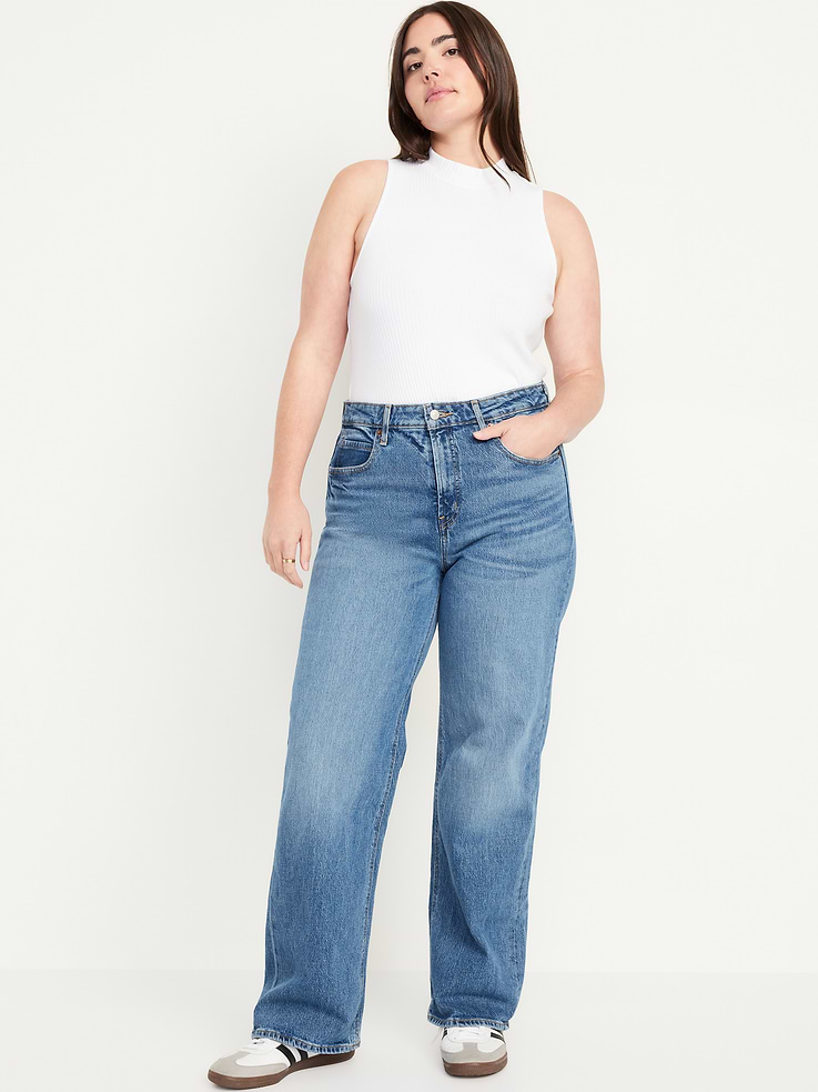 L'image numéro 5 présente Jean à jambe large et à taille très haute