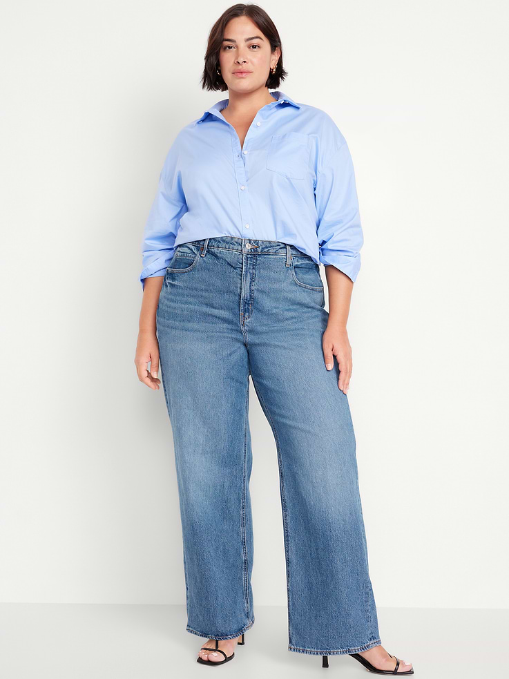 L'image numéro 7 présente Jean à jambe large et à taille très haute