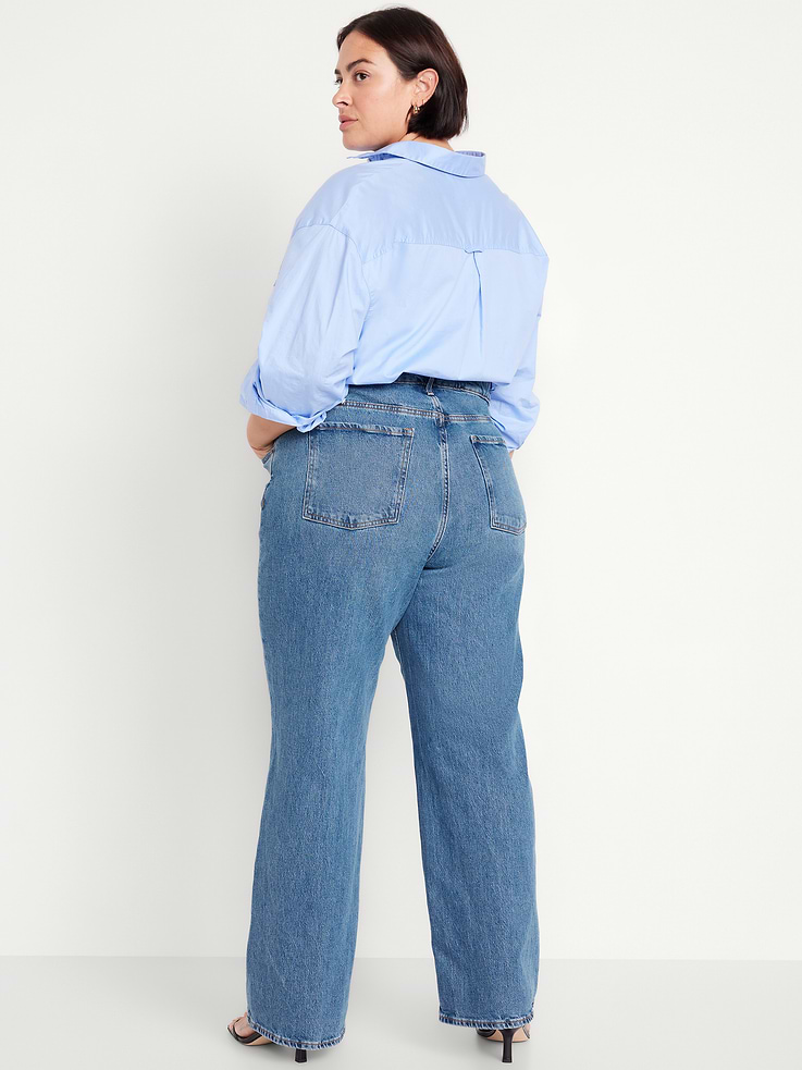 L'image numéro 8 présente Jean à jambe large et à taille très haute