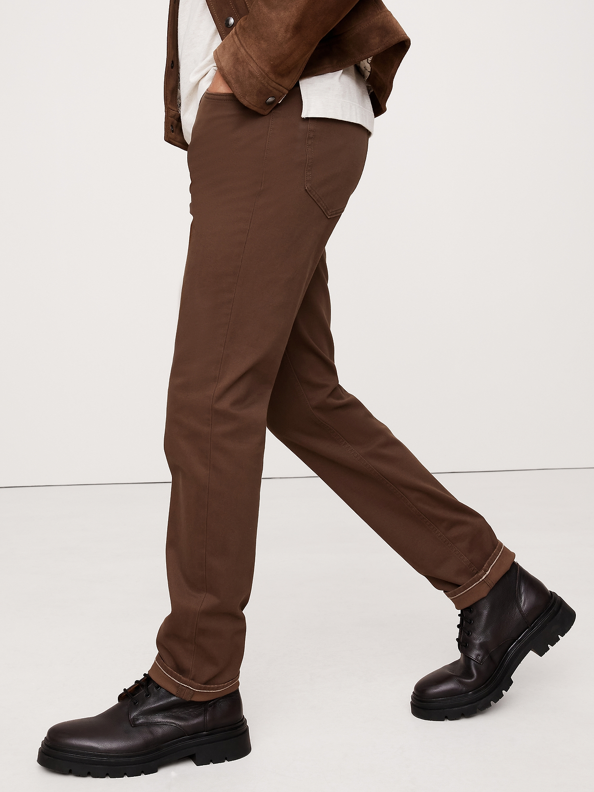 PT01 TRAVELLER ブラウン 46 パンツ SLIM FIT Slim Traveler Pant | Banana Republic