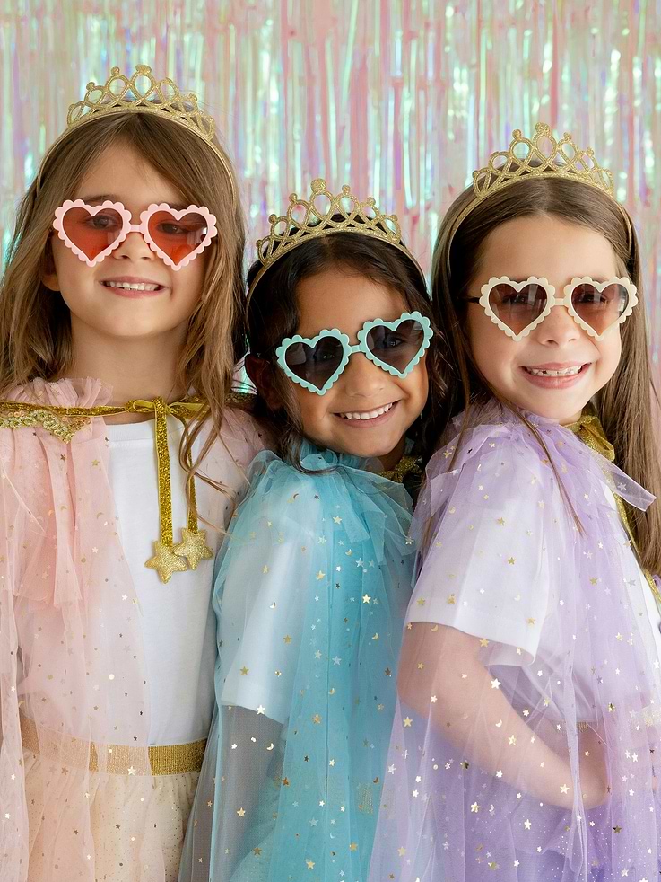 Image number 3 showing, Sweet Wink Tiara Headband