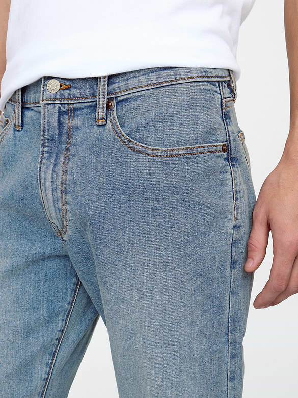Straight Jeans