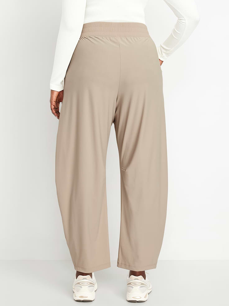 L'image numéro 5 présente Pantalon Tech Élégant coupe baril à taille haute longueur cheville