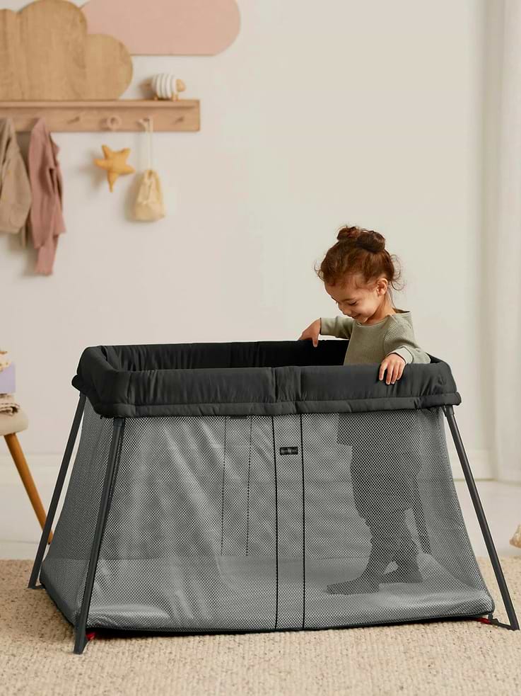 Image number 4 showing, BabyBjorn Travel Crib Light and Fitted Sheet Bundle Pack