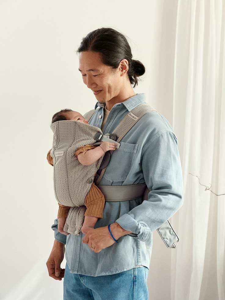 Image number 3 showing, BabyBjorn Baby 3D Mesh Mini Carrier