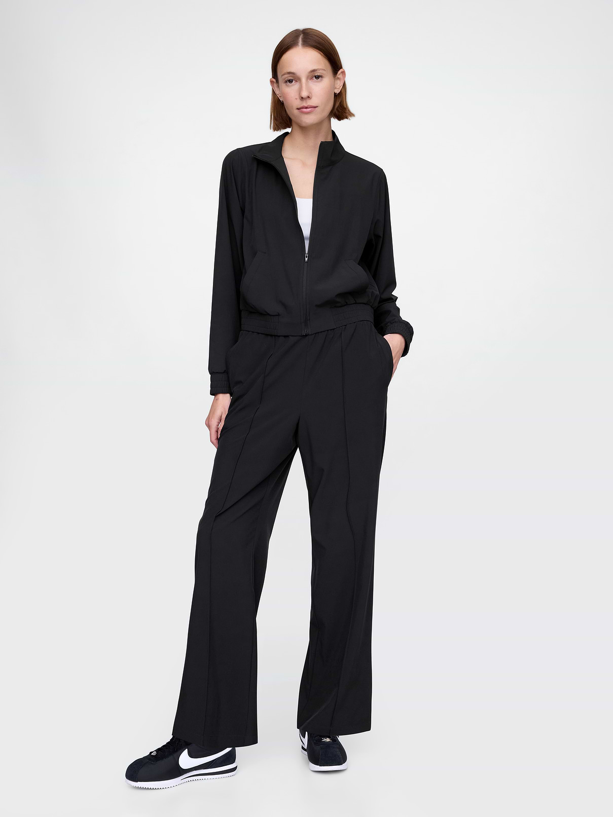 L'image numéro 1 présente Pantalon à ourlet fendu à taille haute GapFit Tech