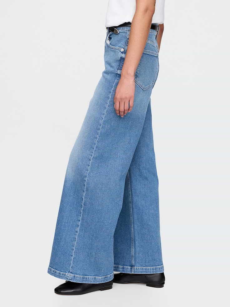 L'image numéro 3 présente Jean sportif à jambe large à taille très haute