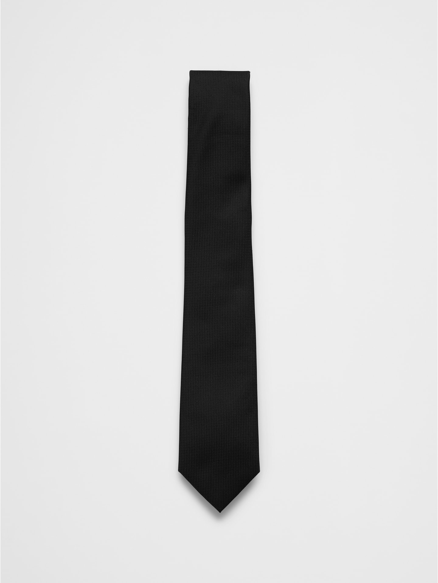Image 1 of 2, Our classic tie, a timeless favorite, now available in fresh new prints., Measures 3" at widest point., Made exclusively for Banana Republic Factory., Product #702816
