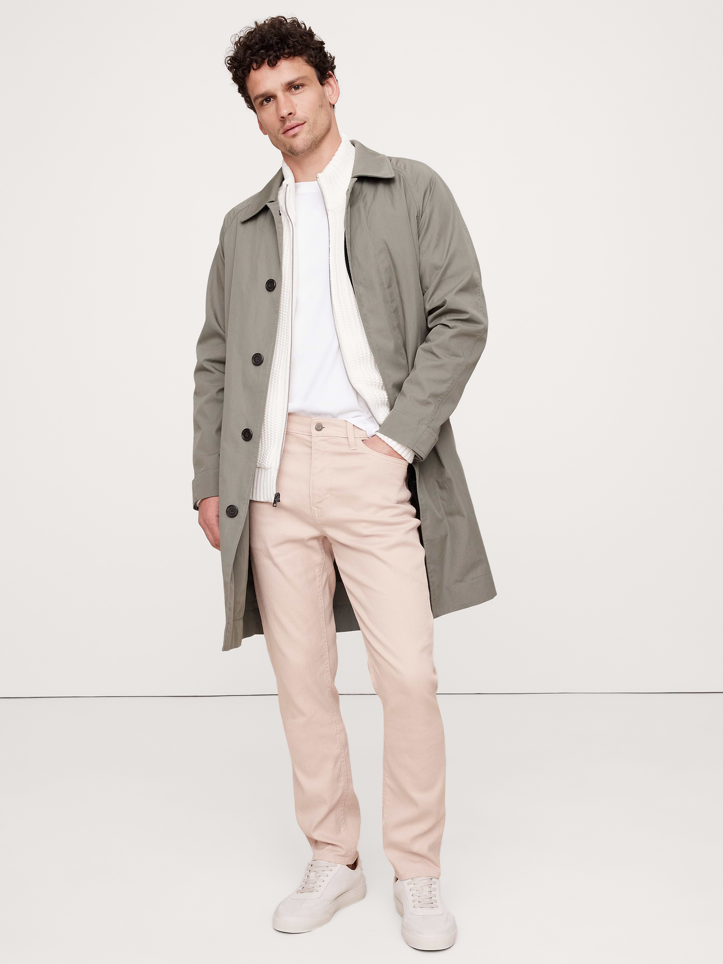 Image 1 of 8, Our customer favorite Traveler returns, this time with an Italian fabric that mixes luxurious linen with breathable cotton and a touch of stretch for comfort., Slim Fit: Mid-rise (11"). Slim through thigh with a slim leg., Fabric from Italy's Olimpias mill., Zip fly with button closure. Belt loops., Five-pocket styling., Product #649747
