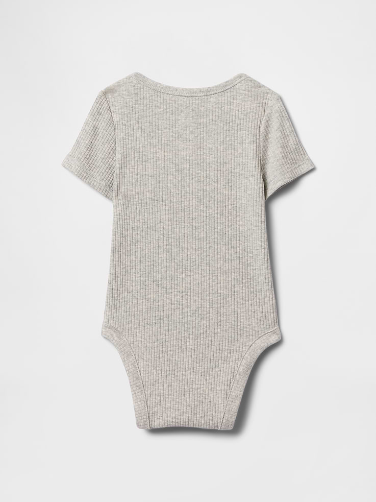 L'image numéro 2 présente Cache-couche Premiers essentiels pour Bébé