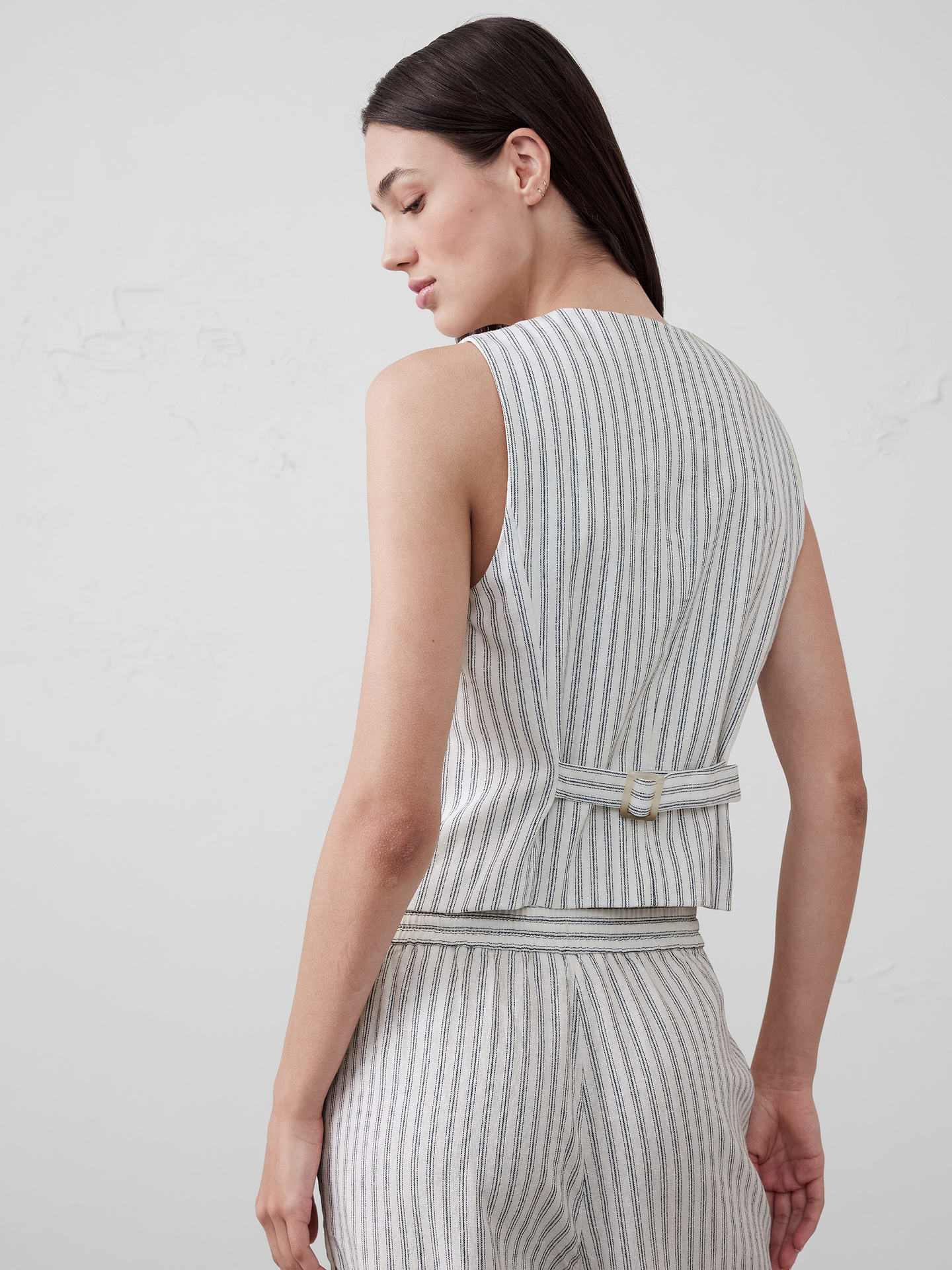Image 2 of 4, Linen-Blend Classic Vest