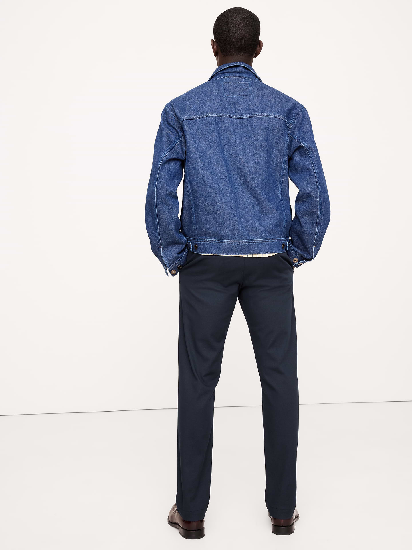 L'image numéro 5 présente Chino étroit en tissu italien extensible