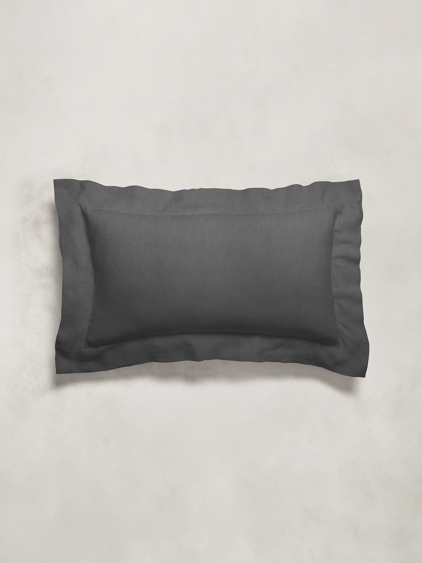 Image number 4 showing, Fine Linen Sham Set