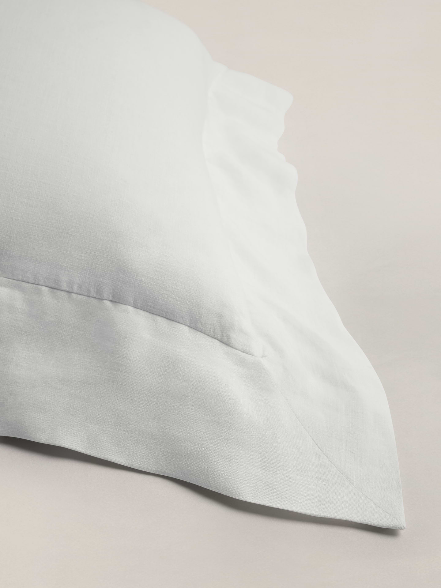 Image number 5 showing, Fine Linen Sham Set