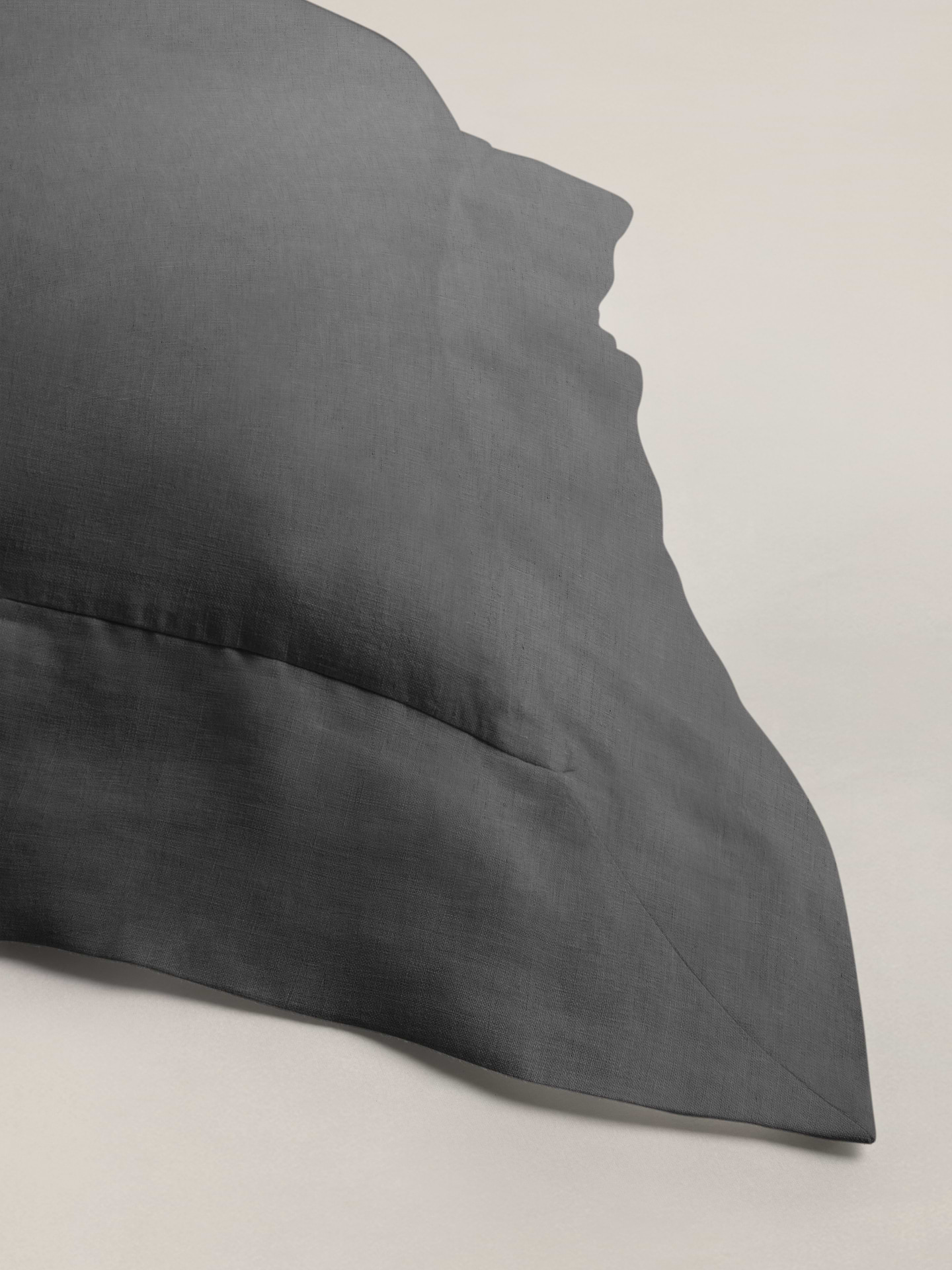 Image number 5 showing, Fine Linen Sham Set