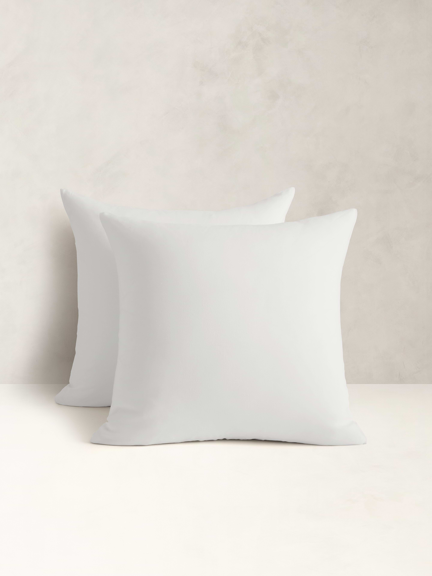 Image number 1 showing, Fine Linen Sham Set