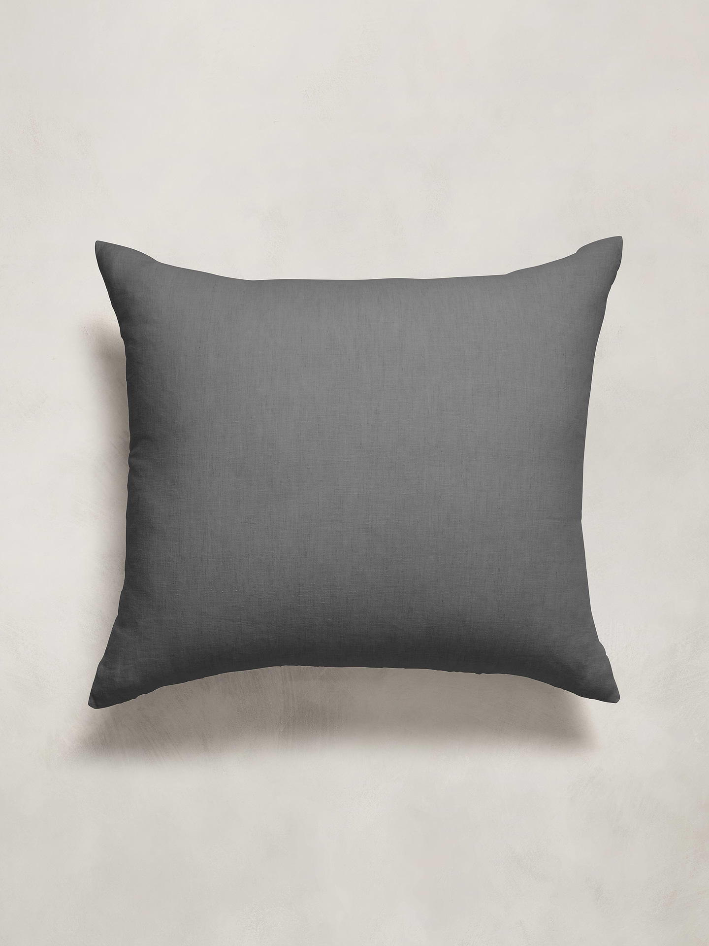 Image number 6 showing, Fine Linen Sham Set