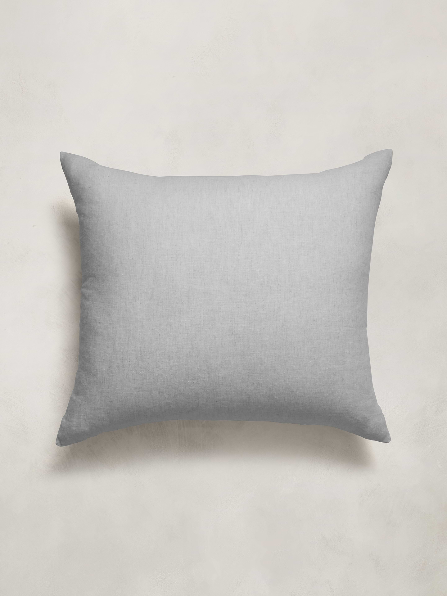 Image number 2 showing, Fine Linen Sham Set