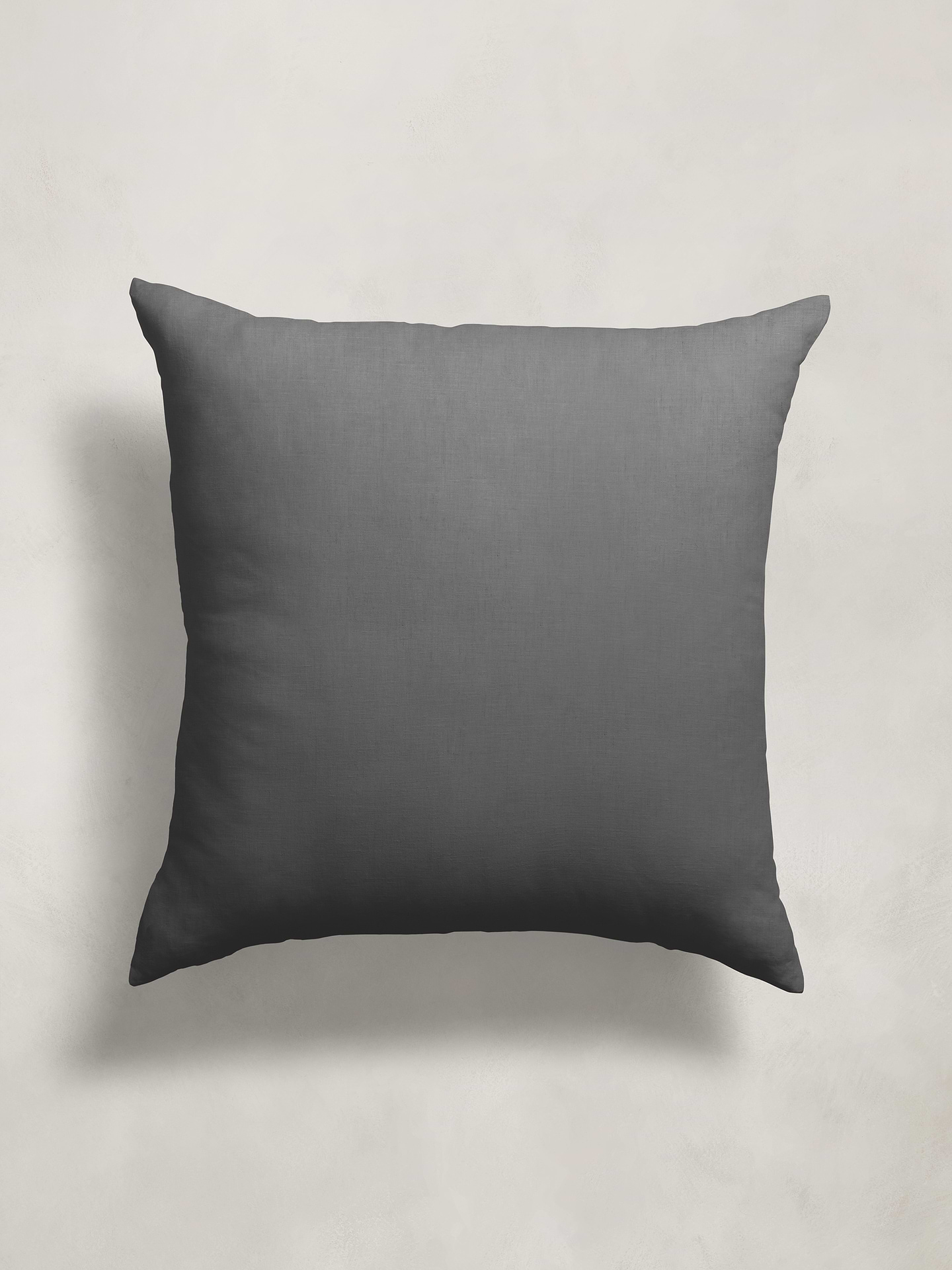 Image 2 of 8, Fine Linen Sham Set