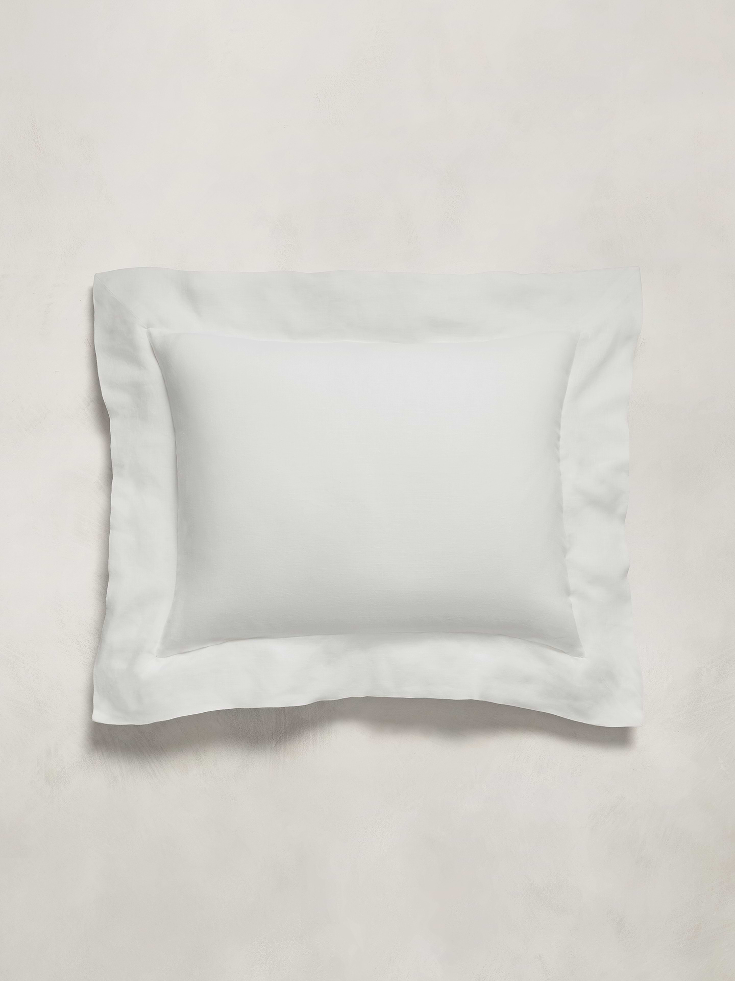 Image 2 of 8, Fine Linen Sham Set