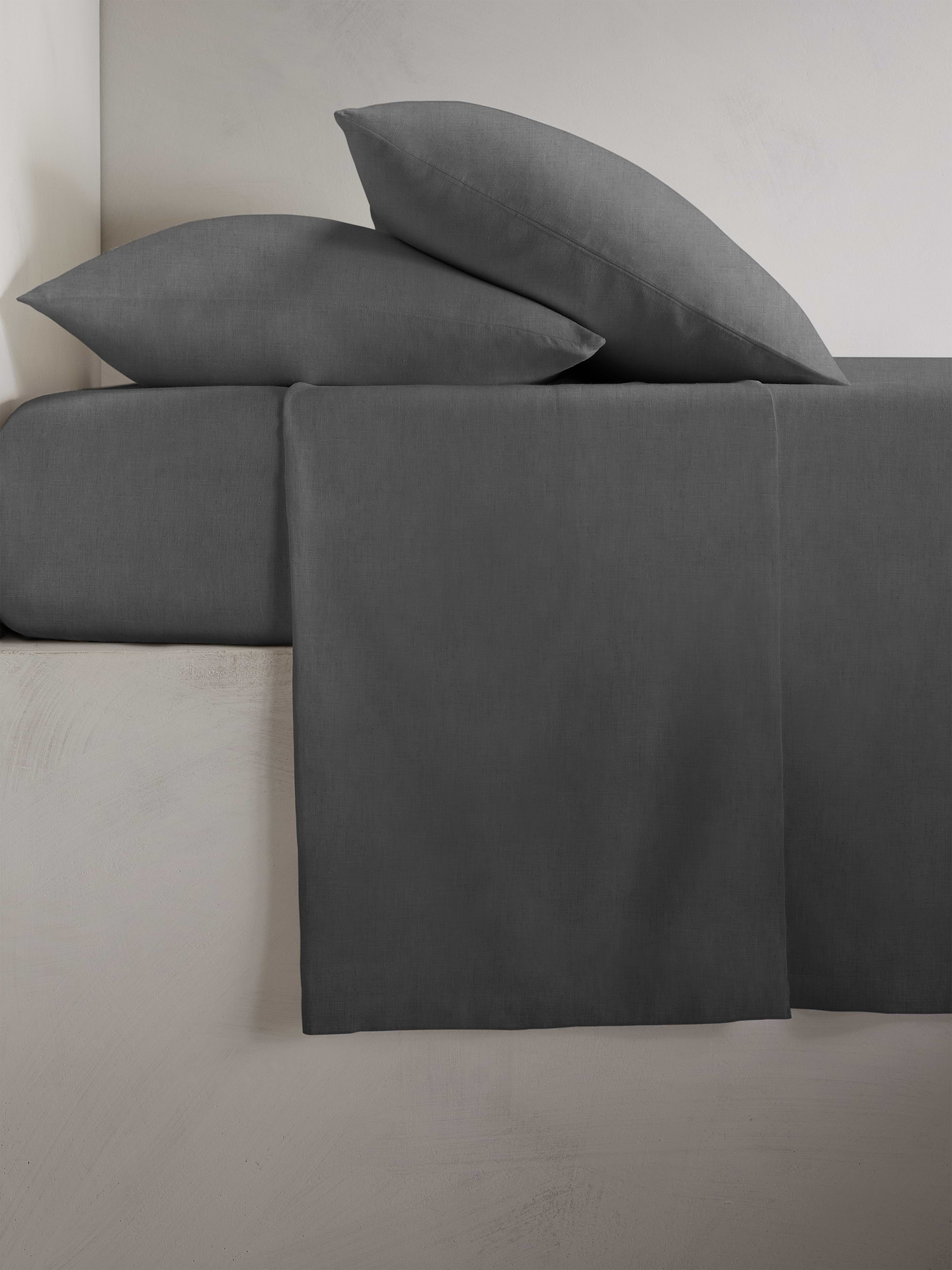 Image number 1 showing, Fine Linen Flat Sheet