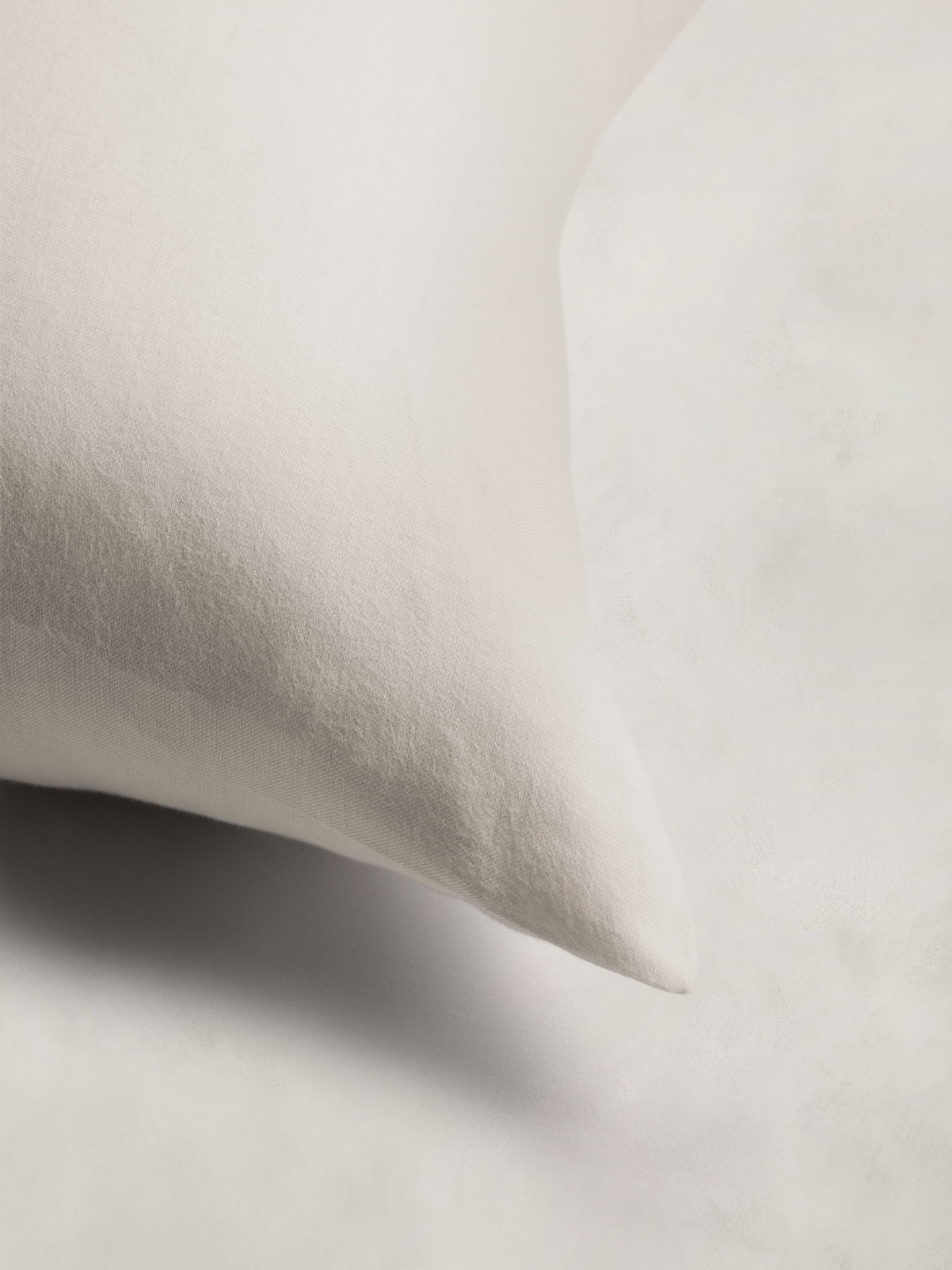 Image number 5 showing, Cotton-Cashmere-Silk Sham Set