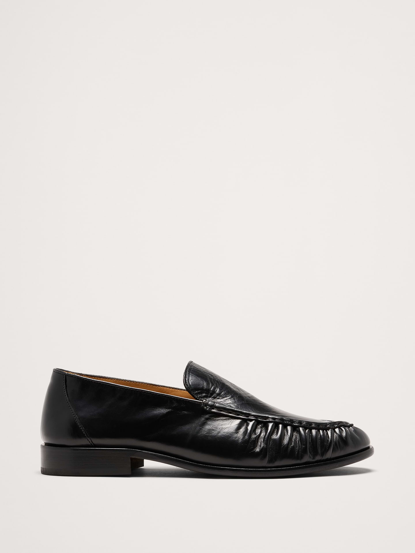 L'image numéro 1 présente Flâneurs en cuir à bout mocassin