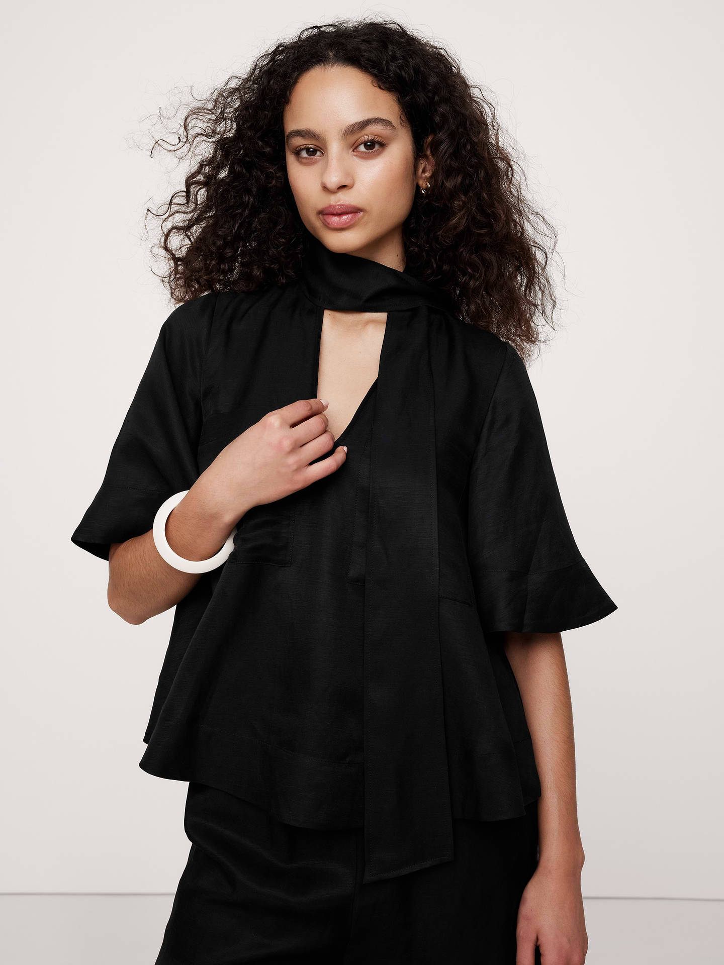 Image number 1 showing, Viscose-Linen Tie-Neck Top