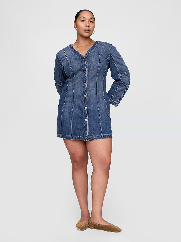 L'image numéro 5 présente Robe courte en denim à manches cylindriques