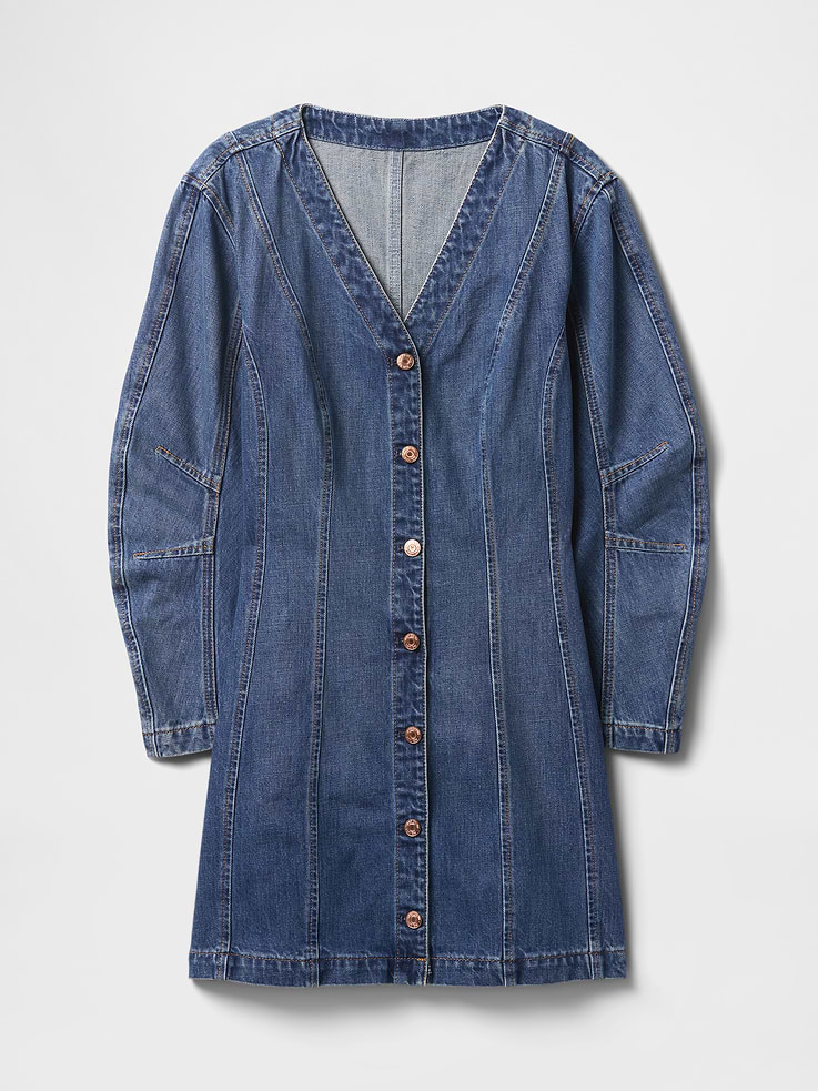 L'image numéro 7 présente Robe courte en denim à manches cylindriques