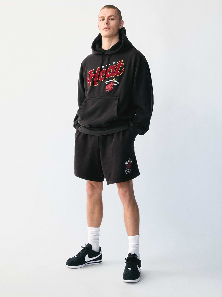 Image 8 of 9, NBA Miami Heat Logo Heavyweight Joggers