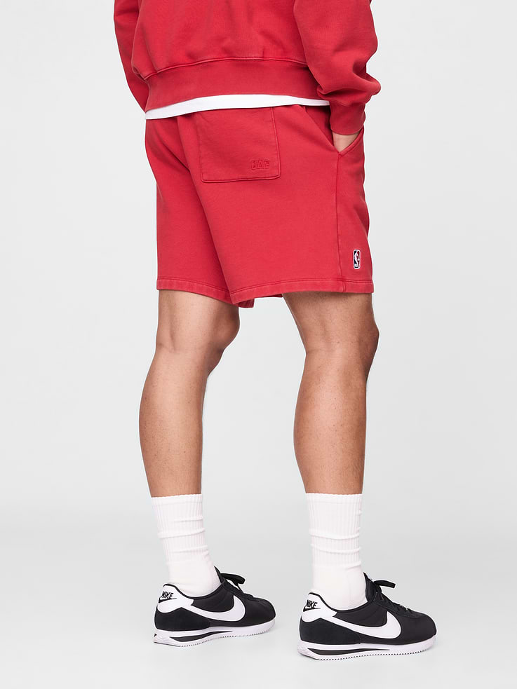 Image 4 of 8, NBA Chicago Bulls Logo Heavyweight Sweat Shorts