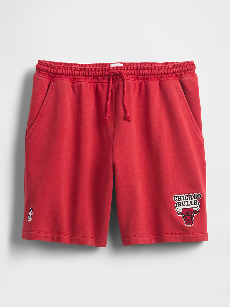 Image 7 of 8, NBA Chicago Bulls Logo Heavyweight Sweat Shorts
