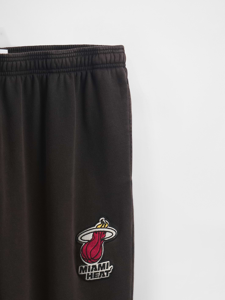 Image 5 of 9, NBA Miami Heat Logo Heavyweight Joggers