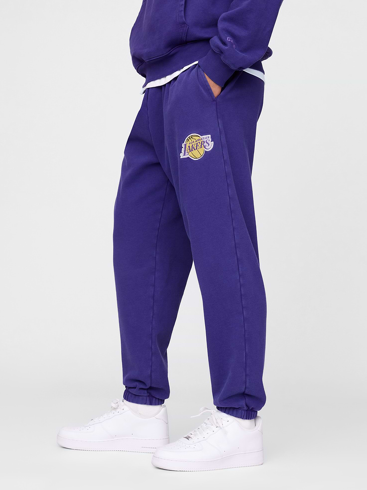 Image number 3 showing, NBA Los Angeles Lakers Logo Heavyweight Joggers