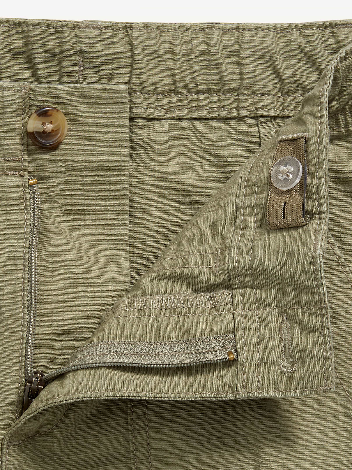 L'image numéro 5 présente Pantalon cargo indéchirable coupe généreuse pour garçon