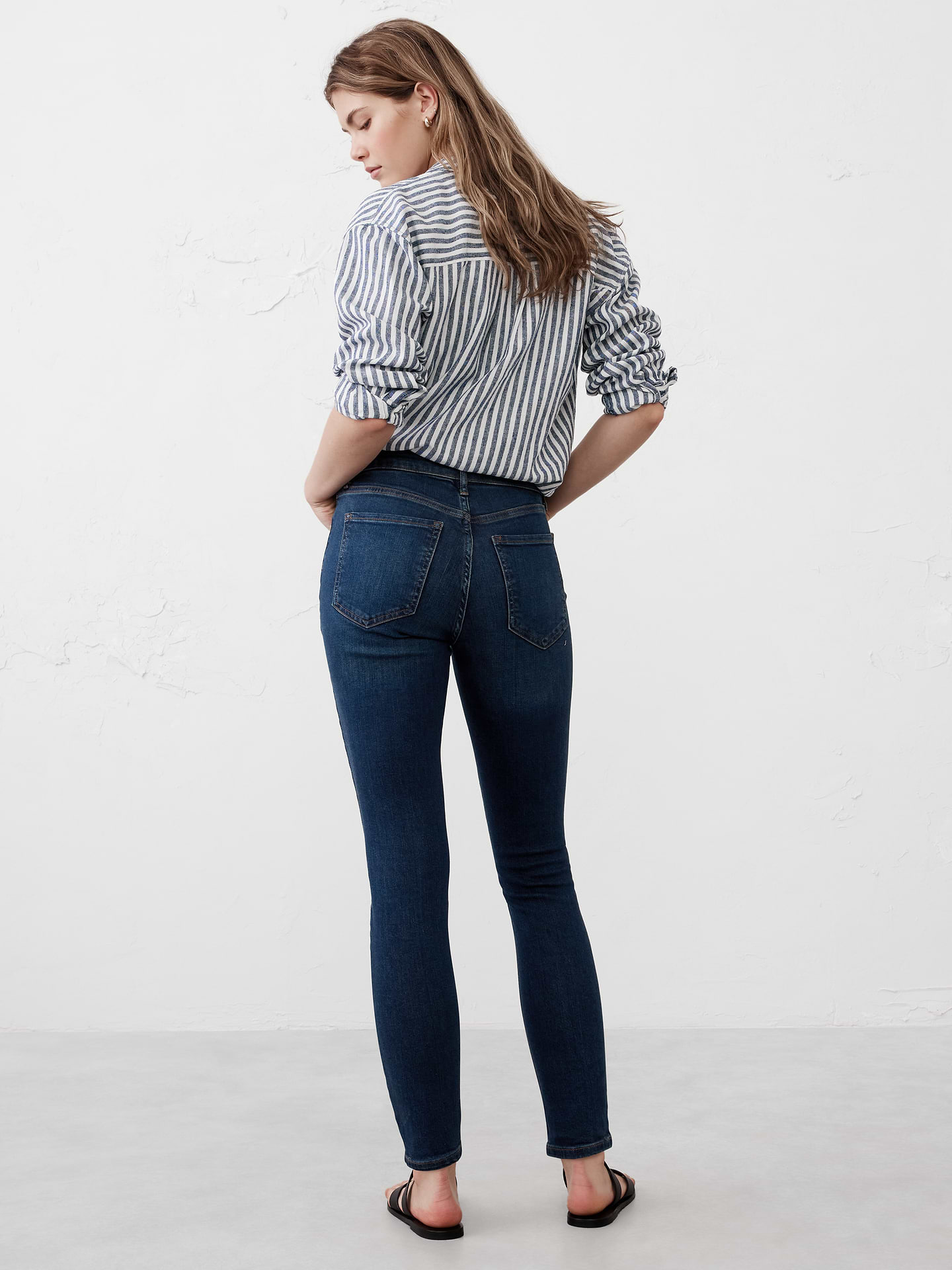 Image number 2 showing, Curvy Mid-Rise Skinny Jean