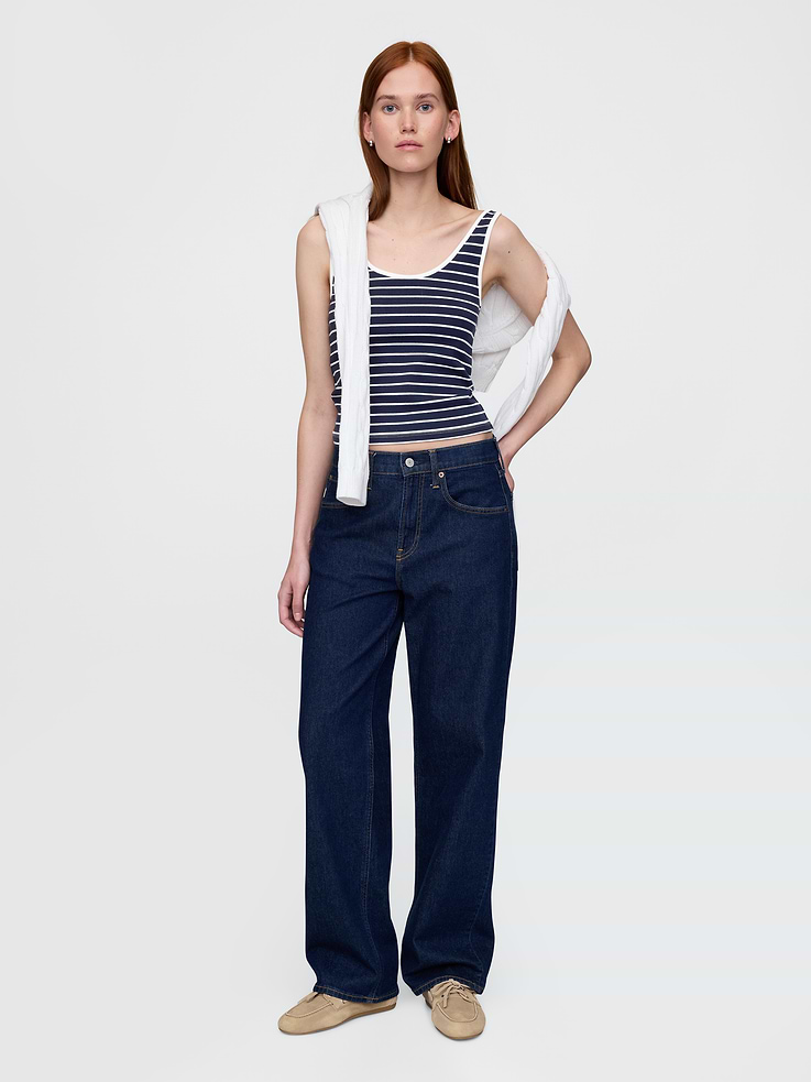 L'image numéro 2 présente Camisole courte moderne