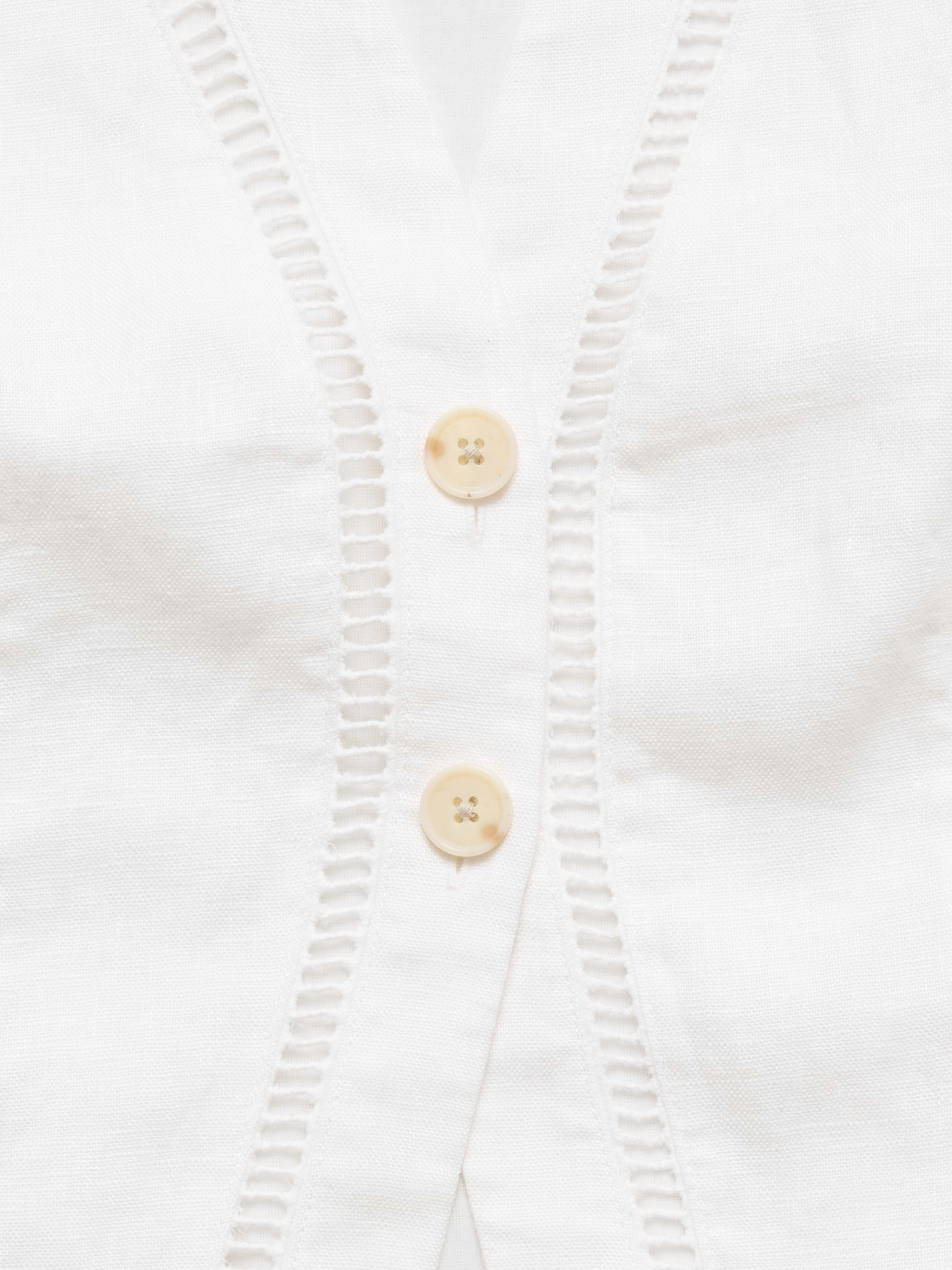 L'image numéro 7 présente Gilet en lin bordé de dentelle