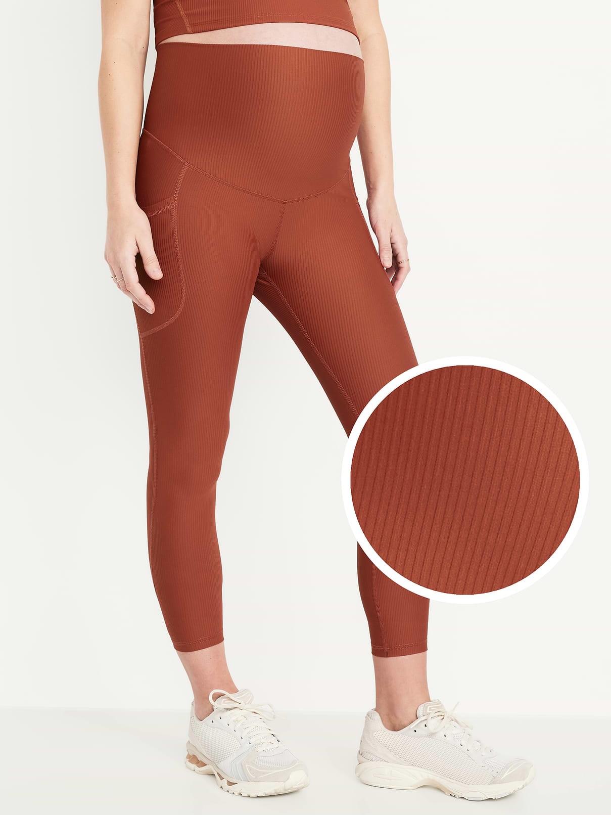 L'image numéro 1 présente Legging PowerSoft côtelé longueur 7/8 à panneau couvrant de maternité